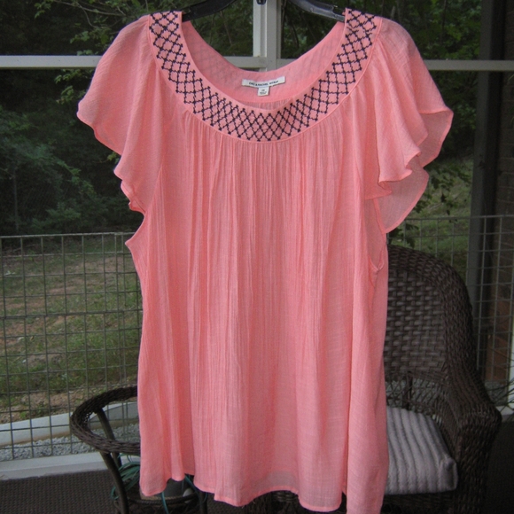 Zac & Rachel Women’s‎ 2X Pink Flutter Sleeve Blouse Top Embroidered Neckline - Picture 2 of 4